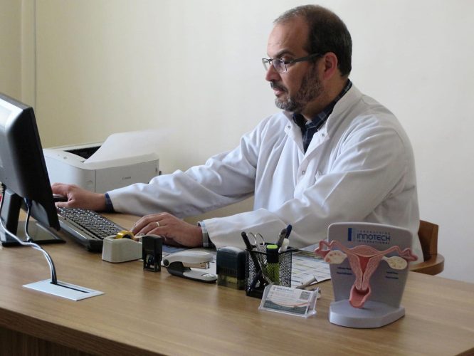 Dr Kara-Zaitri M.A. — gynécologue-obstétricien portrait professionnel
